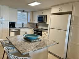 SandDollar 5 - 4BR, On the Beach free beach service