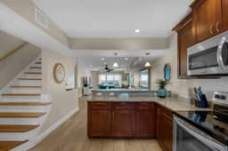 Sand Dollar-8 4BR on Beach Free Bch Serv Mar-Oct