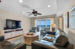 Sand Dollar-8 4BR on Beach Free Bch Serv Mar-Oct
