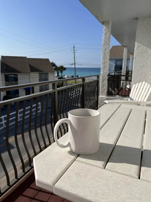 11 Driftwood 7 2BR 100ft to beach - Image 2