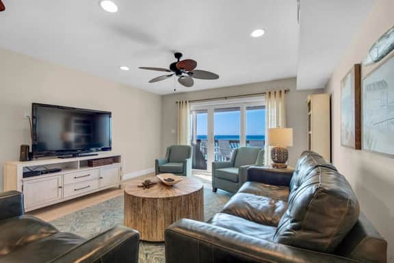 Sand Dollar-8 4BR on Beach Free Bch Serv Mar-Oct